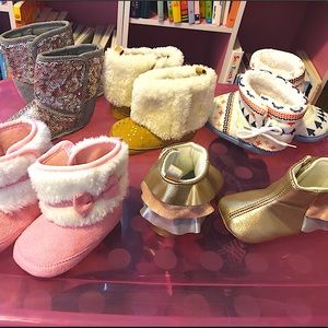 5 Pair Lot 6-9M Baby Boots 🎀
